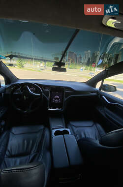 Внедорожник / Кроссовер Tesla Model X 2017 в 