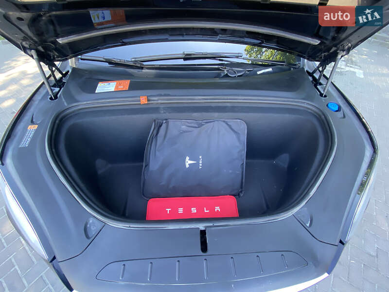 Позашляховик / Кросовер Tesla Model X 2017 в Києві