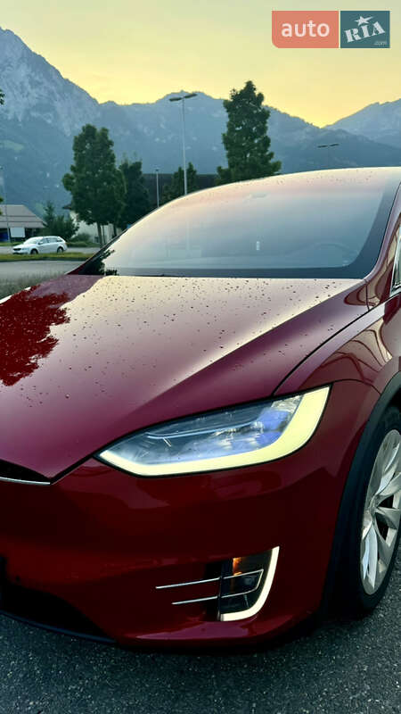 Внедорожник / Кроссовер Tesla Model X 2016 в 