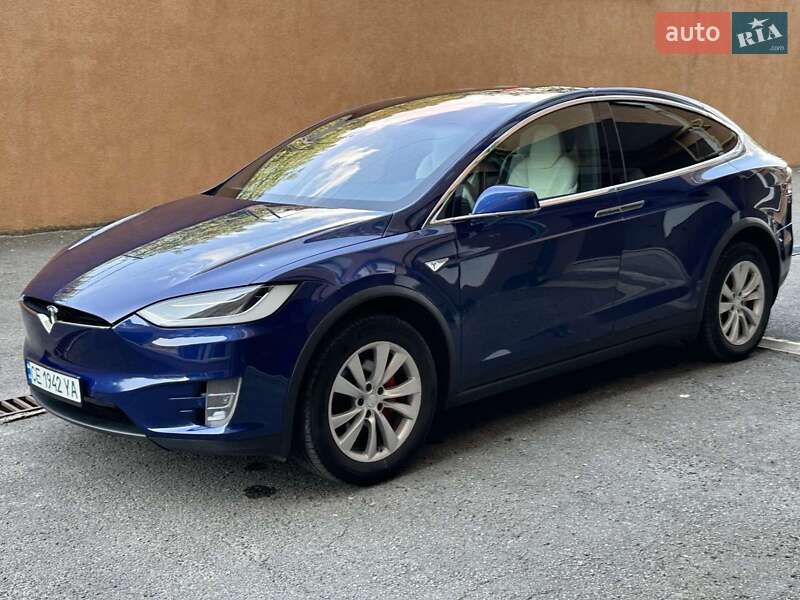 Позашляховик / Кросовер Tesla Model X 2016 в 