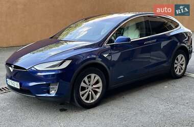 Позашляховик / Кросовер Tesla Model X 2016 в 