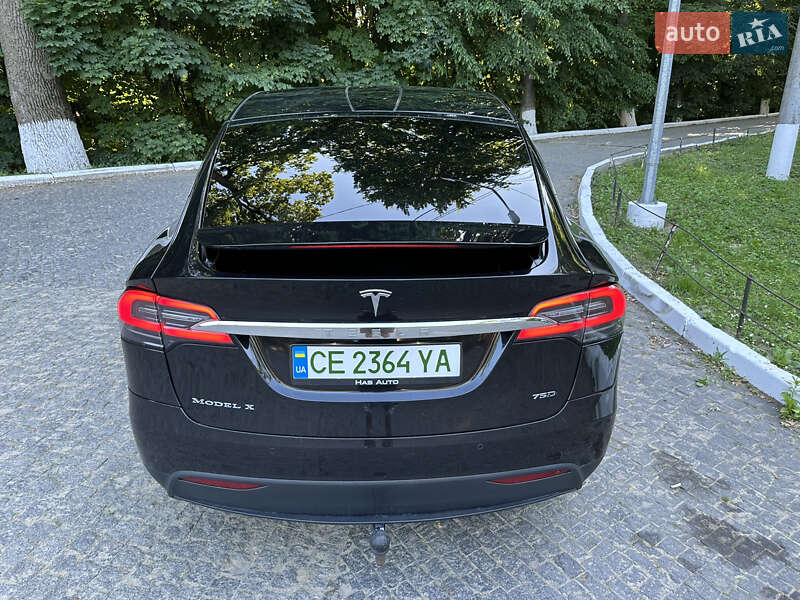 Позашляховик / Кросовер Tesla Model X 2017 в Чернівцях