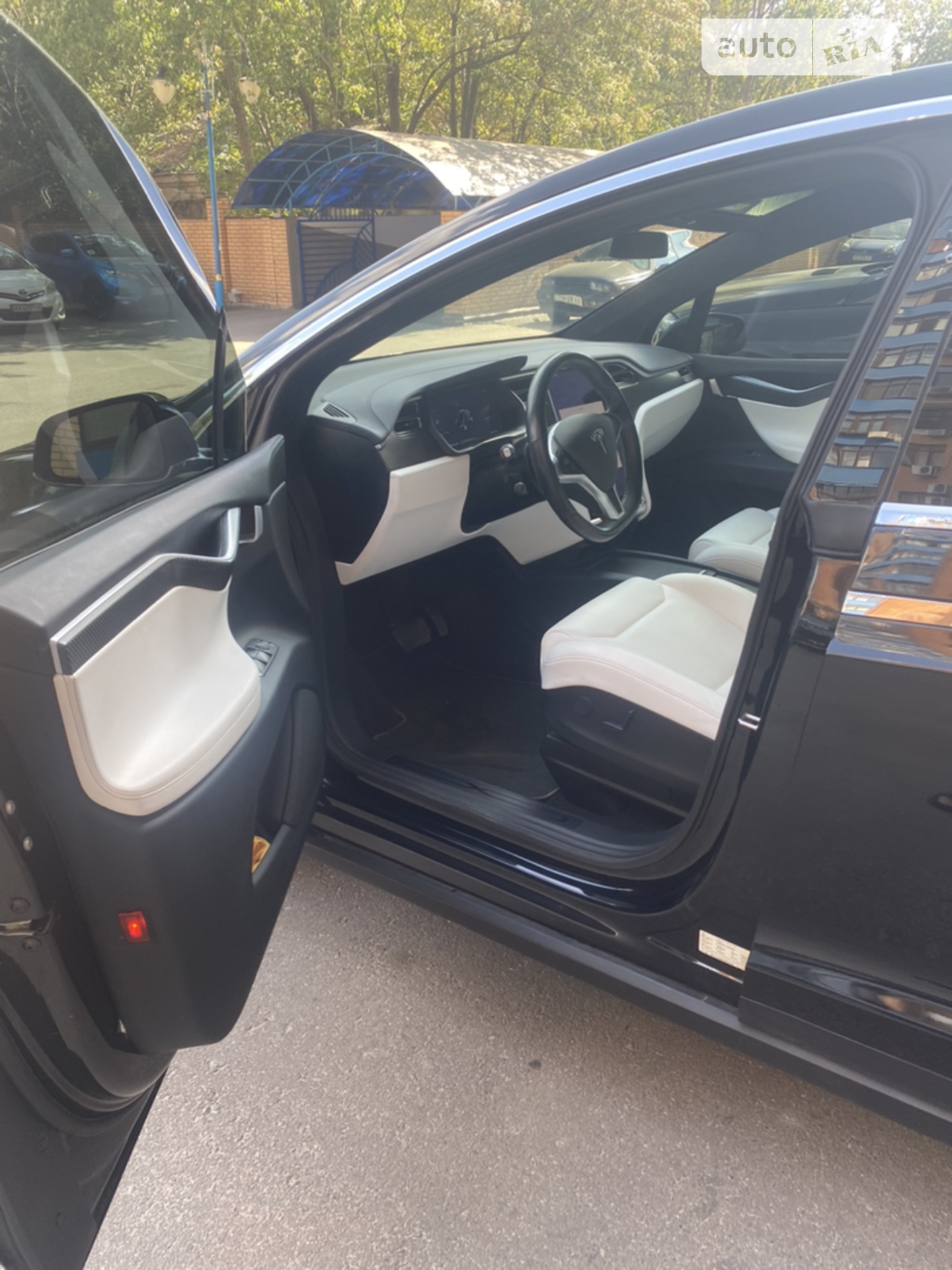 2017 Tesla Model X - мініатюра 10