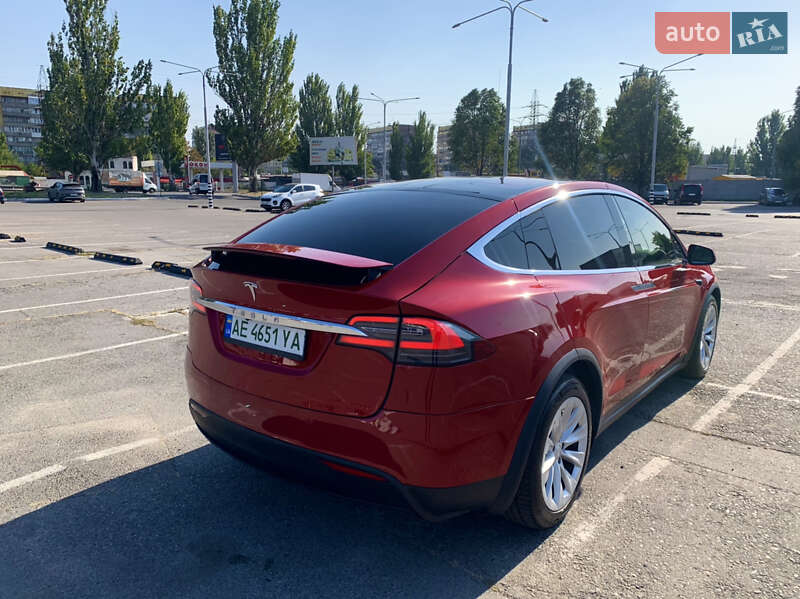 Позашляховик / Кросовер Tesla Model X 2016 в Дніпрі
