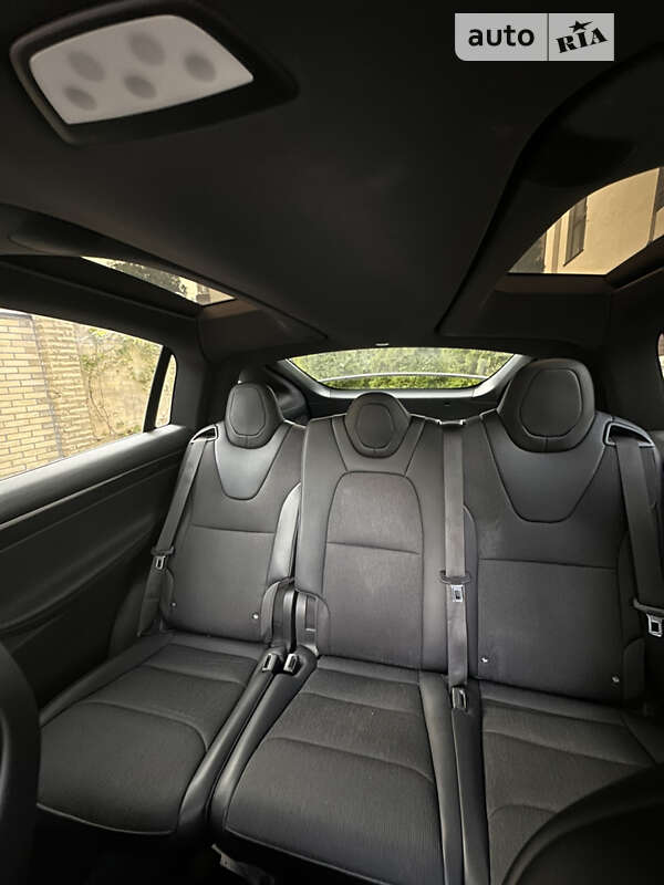 Позашляховик / Кросовер Tesla Model X 2018 в Києві