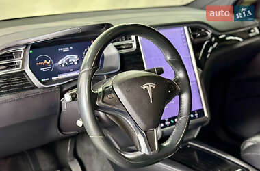 Позашляховик / Кросовер Tesla Model X 2016 в 
