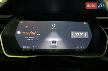 Позашляховик / Кросовер Tesla Model X 2016 в 
