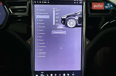 Позашляховик / Кросовер Tesla Model X 2016 в 