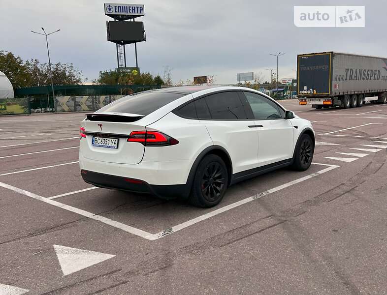 Позашляховик / Кросовер Tesla Model X 2017 в Львові