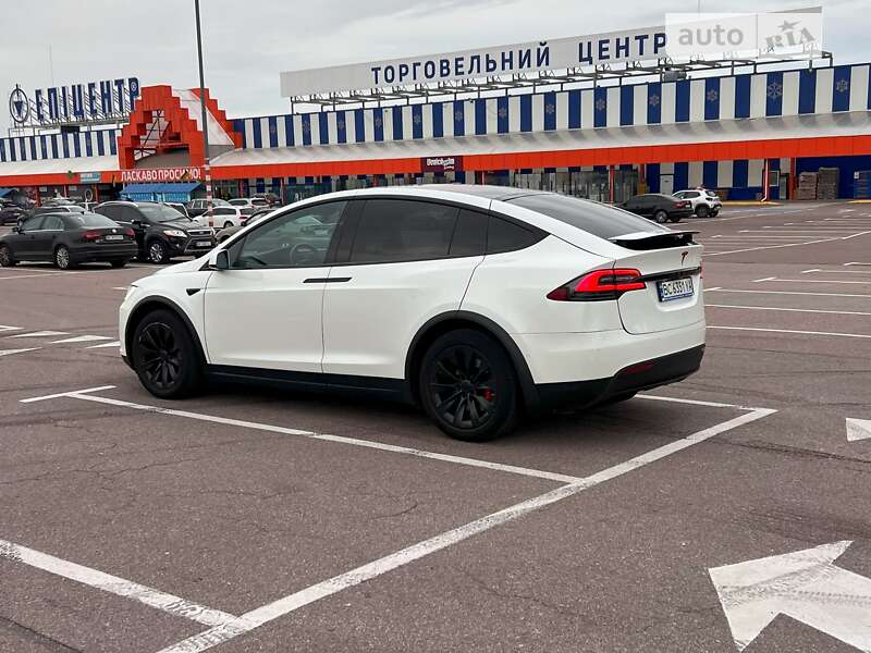 Позашляховик / Кросовер Tesla Model X 2017 в Львові
