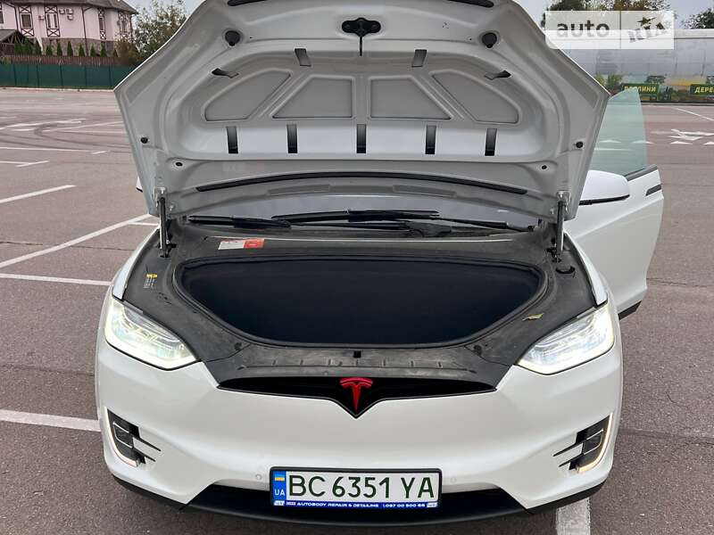 Позашляховик / Кросовер Tesla Model X 2017 в Львові