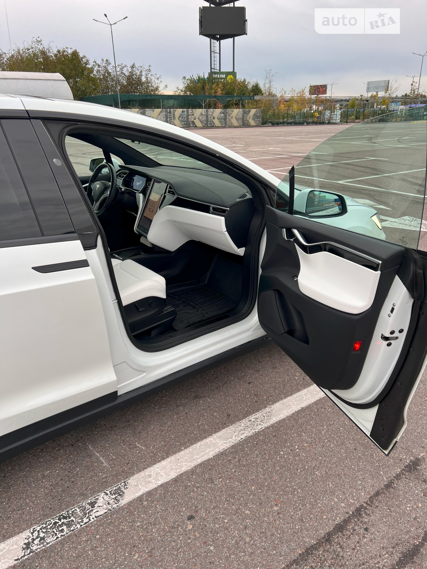 2017 Tesla Model X - мініатюра 15