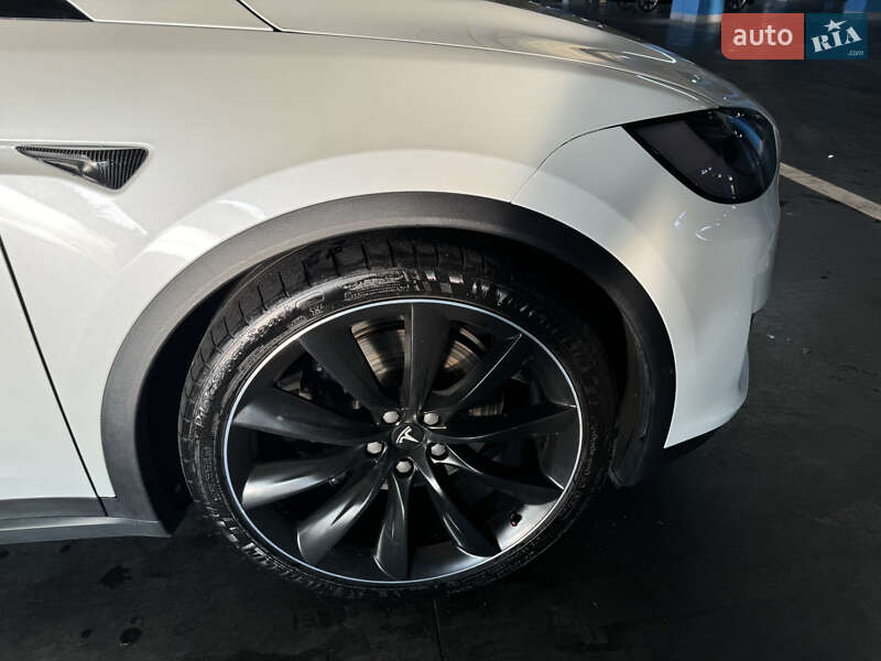 Внедорожник / Кроссовер Tesla Model X 2020 в Львове