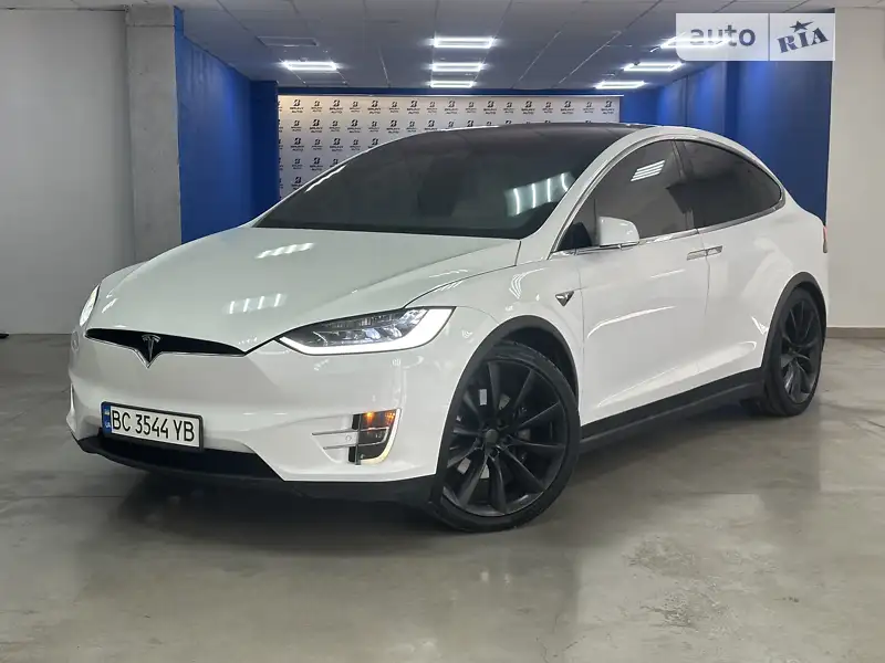 Tesla Model X 2020