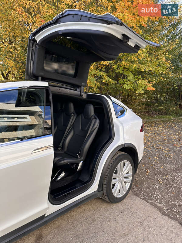Внедорожник / Кроссовер Tesla Model X 2016 в Ивано-Франковске