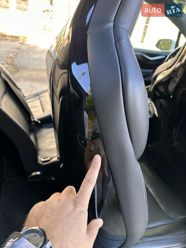 Внедорожник / Кроссовер Tesla Model X 2016 в Ивано-Франковске