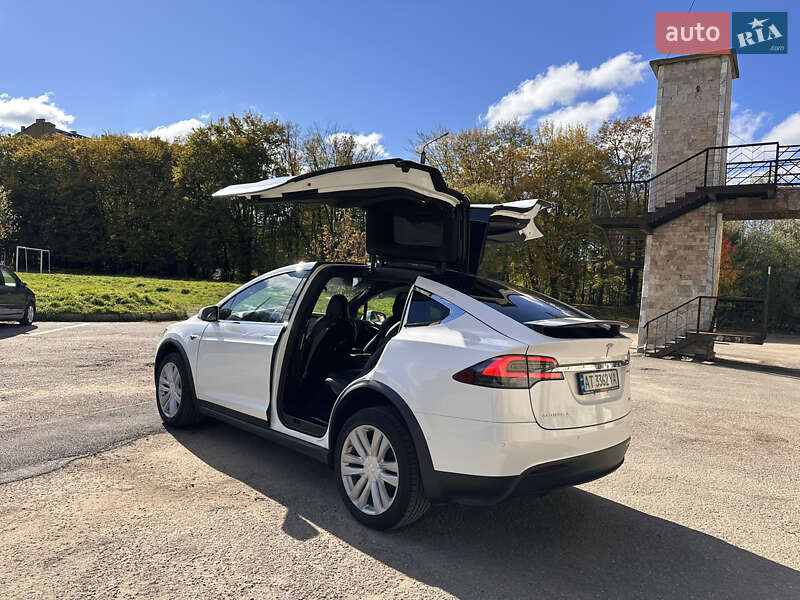 Внедорожник / Кроссовер Tesla Model X 2016 в Ивано-Франковске