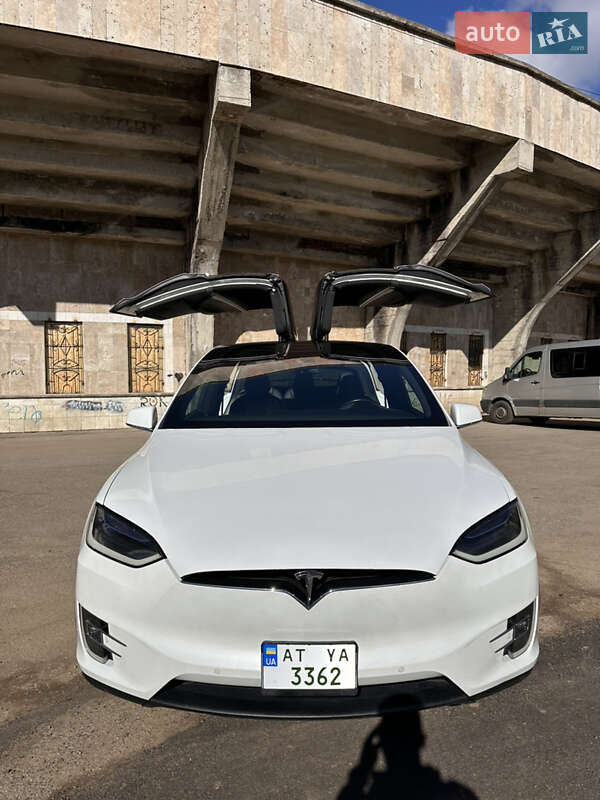 Внедорожник / Кроссовер Tesla Model X 2016 в Ивано-Франковске