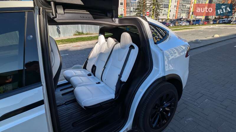 Позашляховик / Кросовер Tesla Model X 2018 в Львові