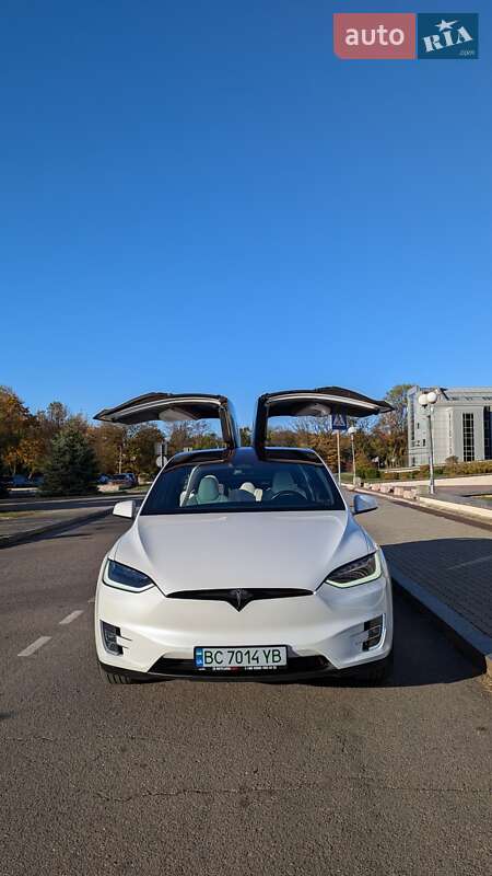 Позашляховик / Кросовер Tesla Model X 2018 в Львові