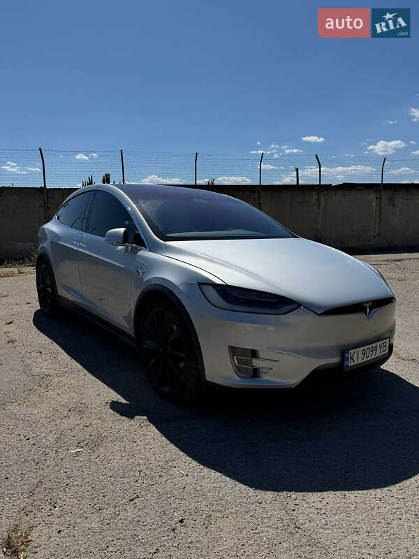 Внедорожник / Кроссовер Tesla Model X 2017 в Николаеве