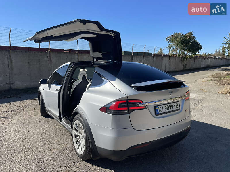 Внедорожник / Кроссовер Tesla Model X 2017 в Николаеве