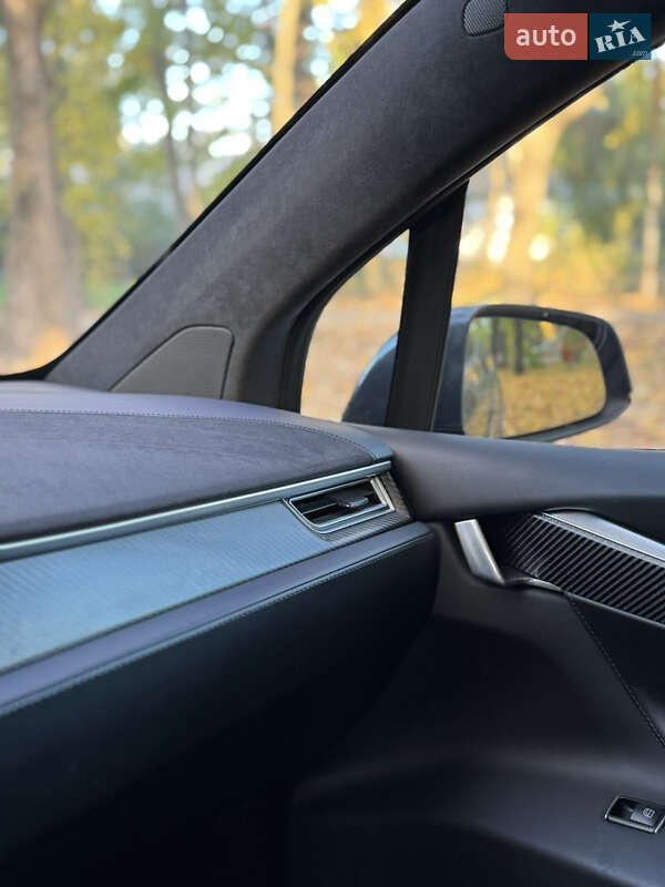 Позашляховик / Кросовер Tesla Model X 2017 в Броварах