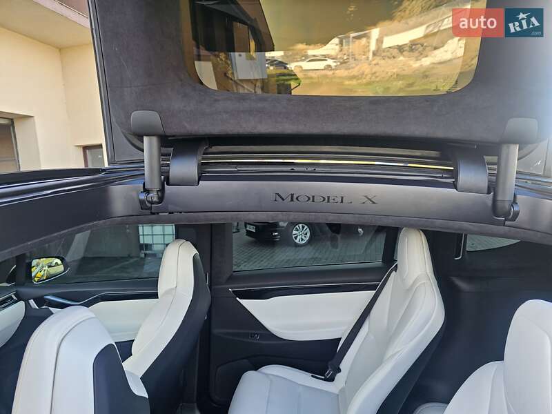 Позашляховик / Кросовер Tesla Model X 2017 в Львові