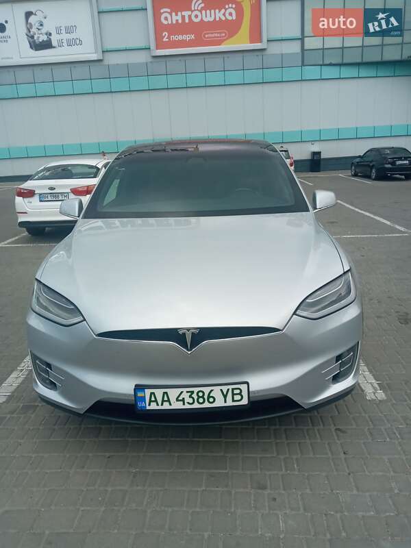 Позашляховик / Кросовер Tesla Model X 2017 в Одесі