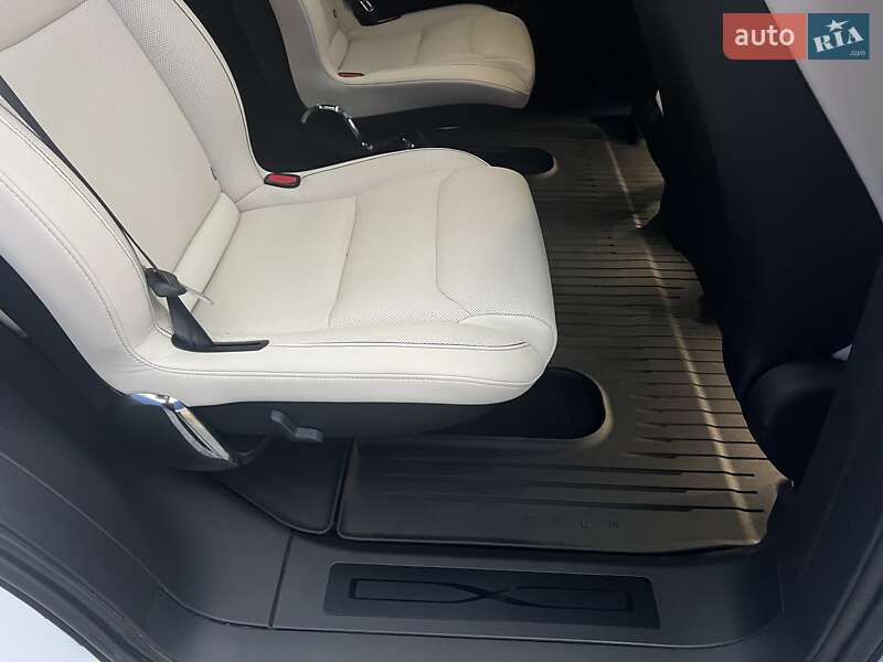Позашляховик / Кросовер Tesla Model X 2023 в Києві
