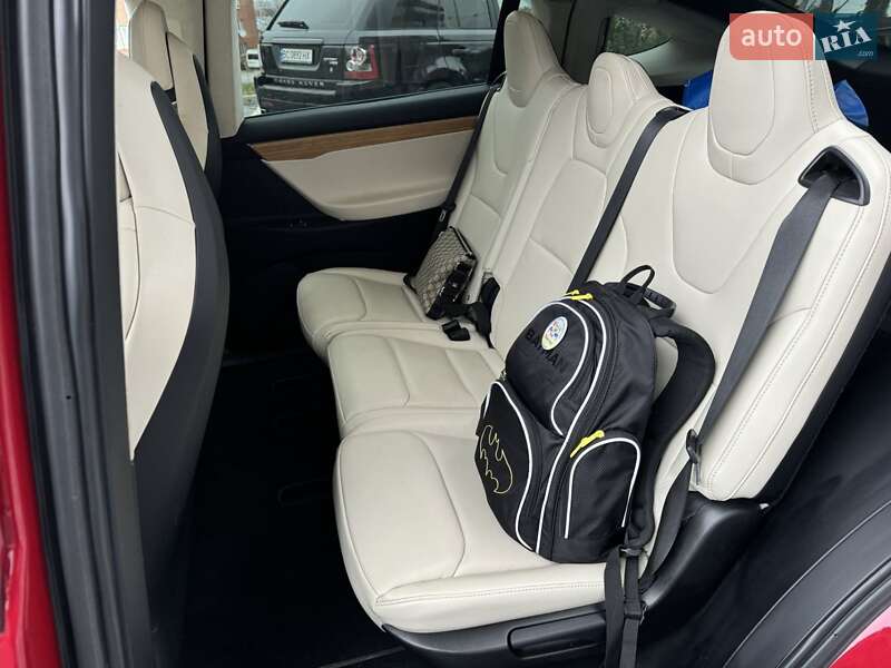 Позашляховик / Кросовер Tesla Model X 2018 в Тернополі