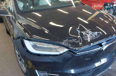 Позашляховик / Кросовер Tesla Model X 2016 в 