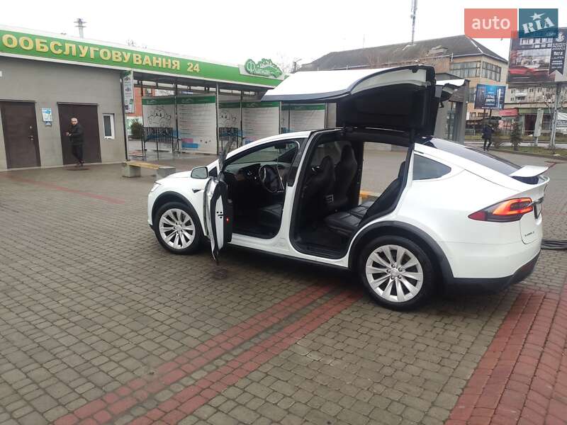 Внедорожник / Кроссовер Tesla Model X 2018 в Ивано-Франковске