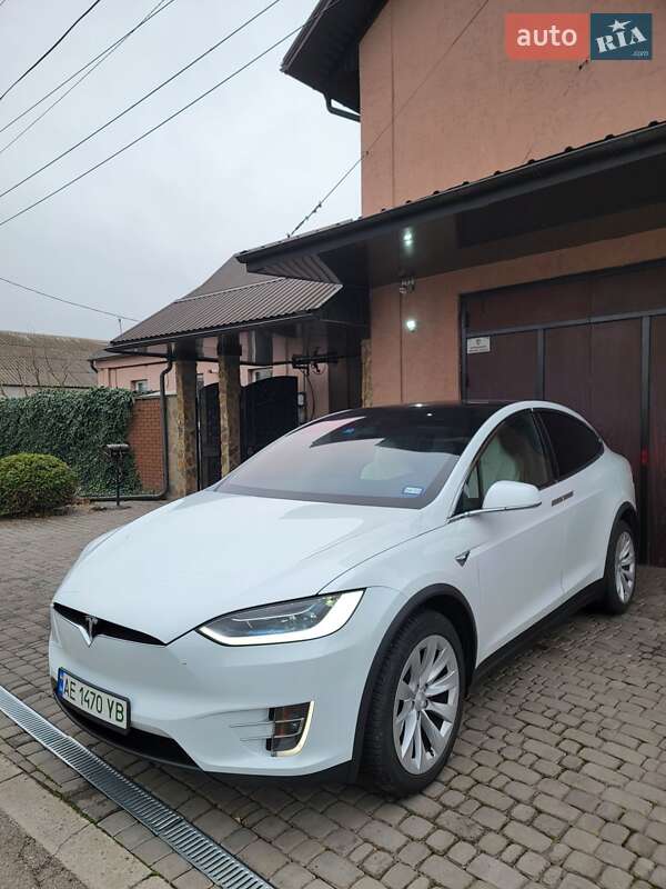 Позашляховик / Кросовер Tesla Model X 2018 в Кривому Розі