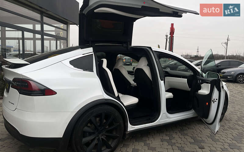 Позашляховик / Кросовер Tesla Model X 2019 в Мукачевому