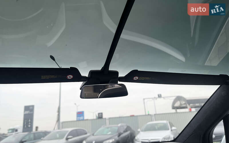 Позашляховик / Кросовер Tesla Model X 2019 в Мукачевому