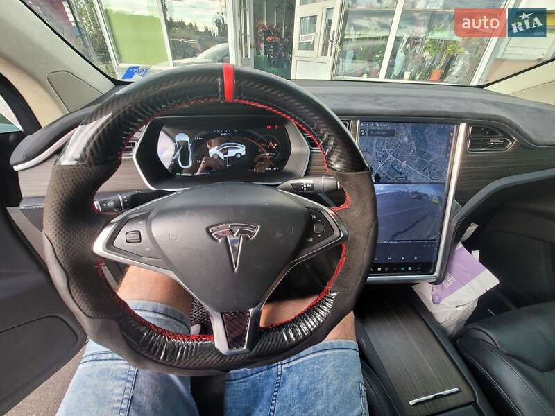 Позашляховик / Кросовер Tesla Model X 2016 в Києві