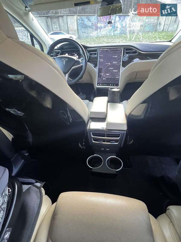 Позашляховик / Кросовер Tesla Model X 2016 в Львові