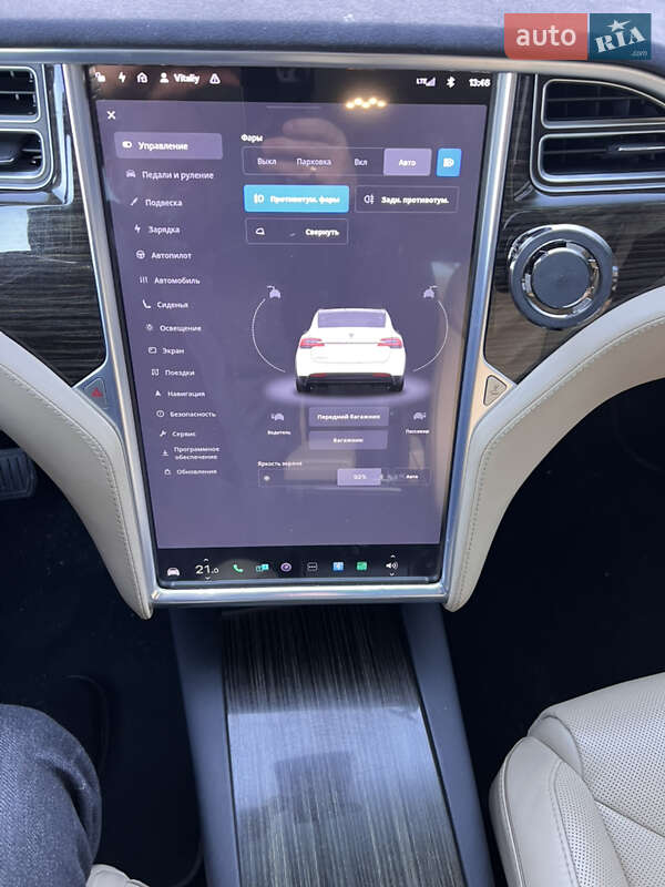 Позашляховик / Кросовер Tesla Model X 2016 в Львові