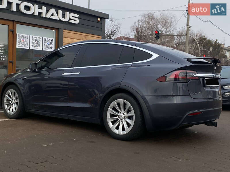 Внедорожник / Кроссовер Tesla Model X 2018 в 