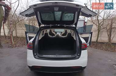 Внедорожник / Кроссовер Tesla Model X 2017 в 