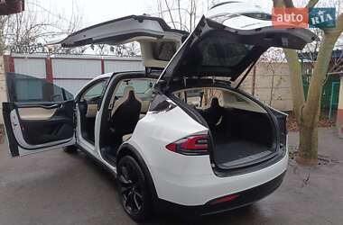 Внедорожник / Кроссовер Tesla Model X 2017 в 