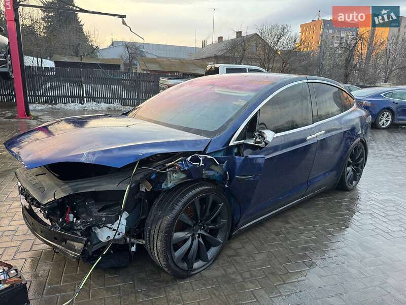 Позашляховик / Кросовер Tesla Model X 2017 в Луцьку фото 2 Позашляховик / Кросовер Tesla Model X 2017 в Луцьку