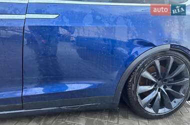 Внедорожник / Кроссовер Tesla Model X 2017 в 