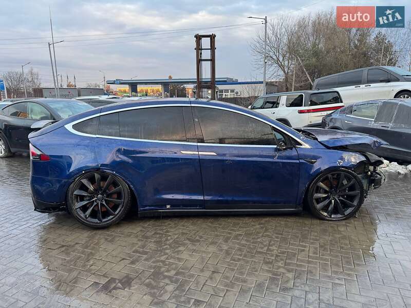 Позашляховик / Кросовер Tesla Model X 2017 в Луцьку фото 20 Позашляховик / Кросовер Tesla Model X 2017 в Луцьку