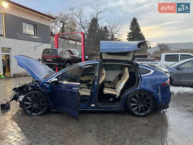 Позашляховик / Кросовер Tesla Model X 2017 в Луцьку фото 23 Позашляховик / Кросовер Tesla Model X 2017 в Луцьку