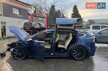 Внедорожник / Кроссовер Tesla Model X 2017 в 