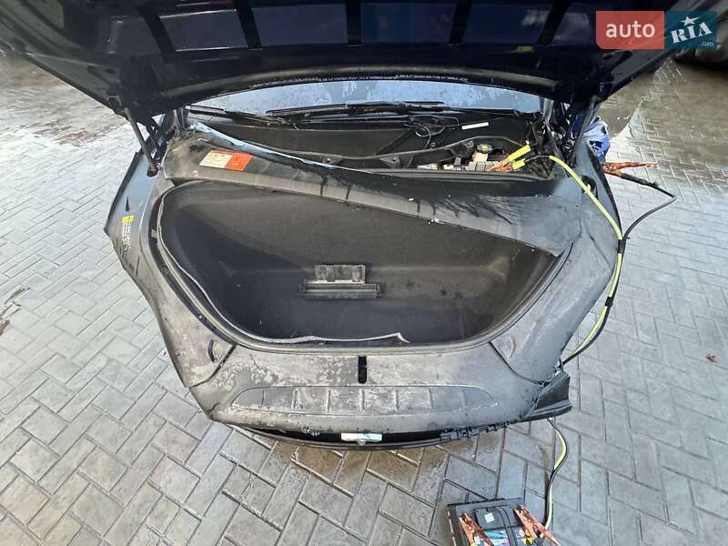 Позашляховик / Кросовер Tesla Model X 2017 в Луцьку фото 31 Позашляховик / Кросовер Tesla Model X 2017 в Луцьку