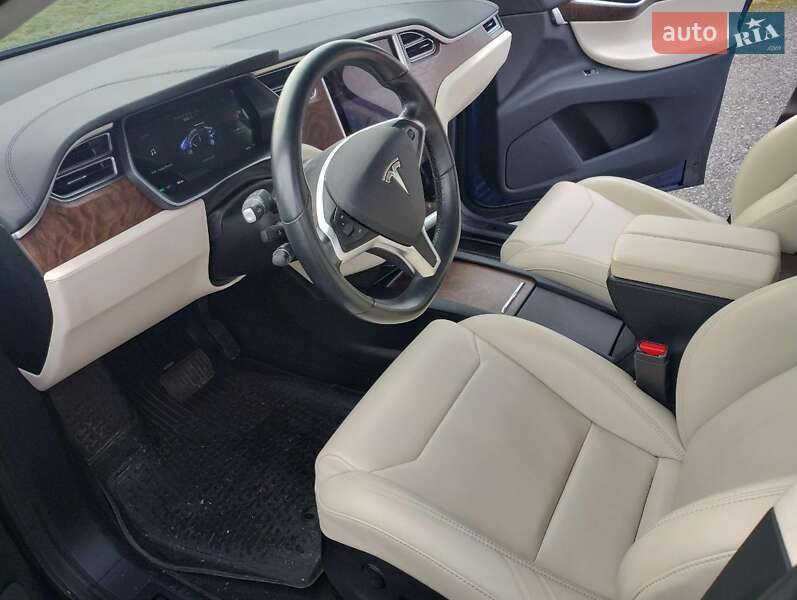 Позашляховик / Кросовер Tesla Model X 2017 в Бучі