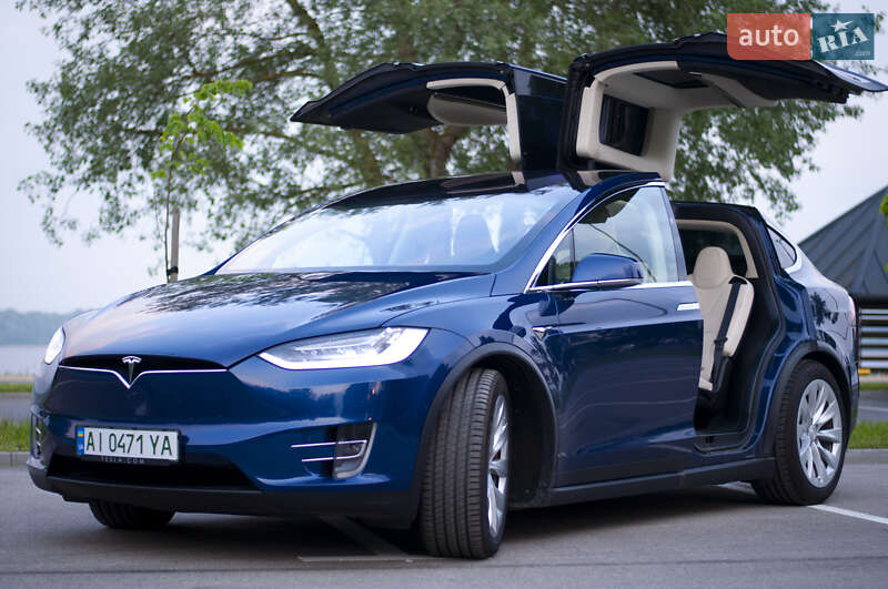 Позашляховик / Кросовер Tesla Model X 2017 в Бучі